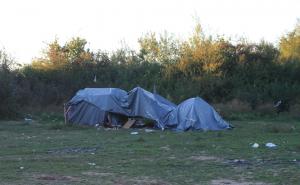 Foto: AA / V. Kladuša: Migranti pod najlonskim šatorima dočekuju hladne dane